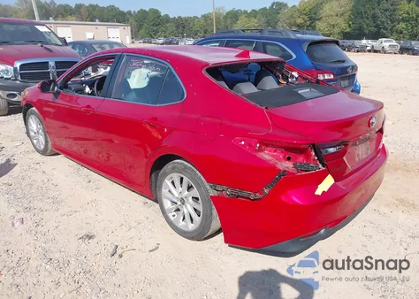 2023 Toyota Camry Le z USA, uszkodzony, nr VIN 4T1C11AK4PU133147